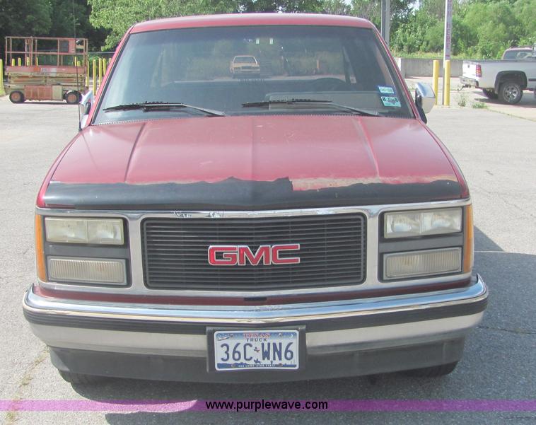 image for item 4633 1991 GMC Sierra C1500 pickup truck