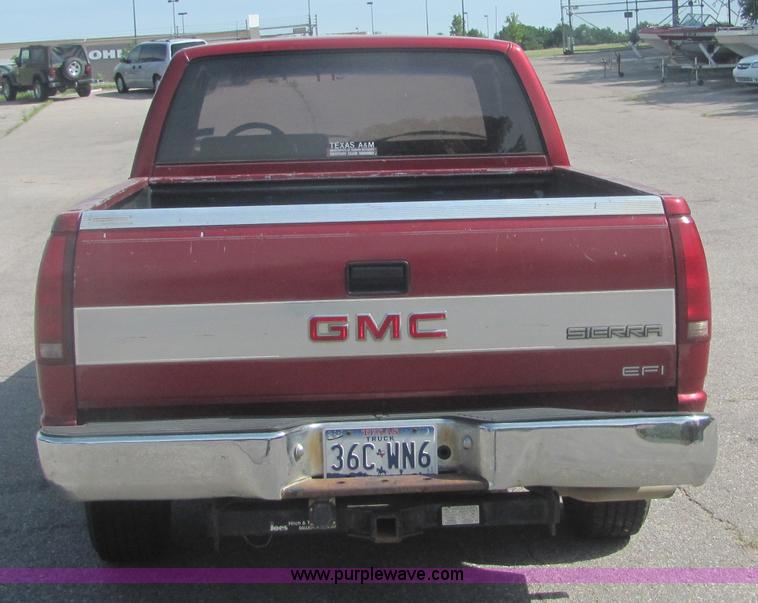 image for item 4633 1991 GMC Sierra C1500 pickup truck