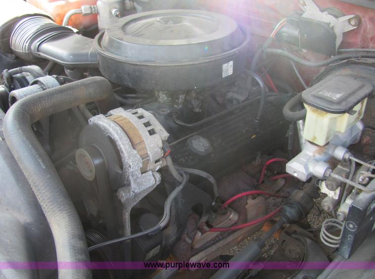 image for item 4633 1991 GMC Sierra C1500 pickup truck