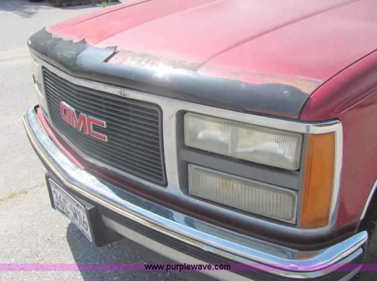 image for item 4633 1991 GMC Sierra C1500 pickup truck