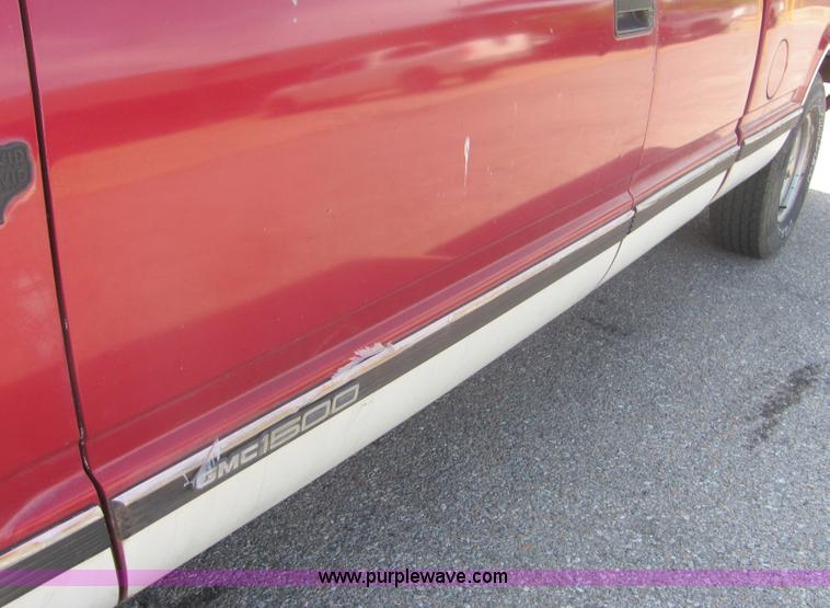 image for item 4633 1991 GMC Sierra C1500 pickup truck