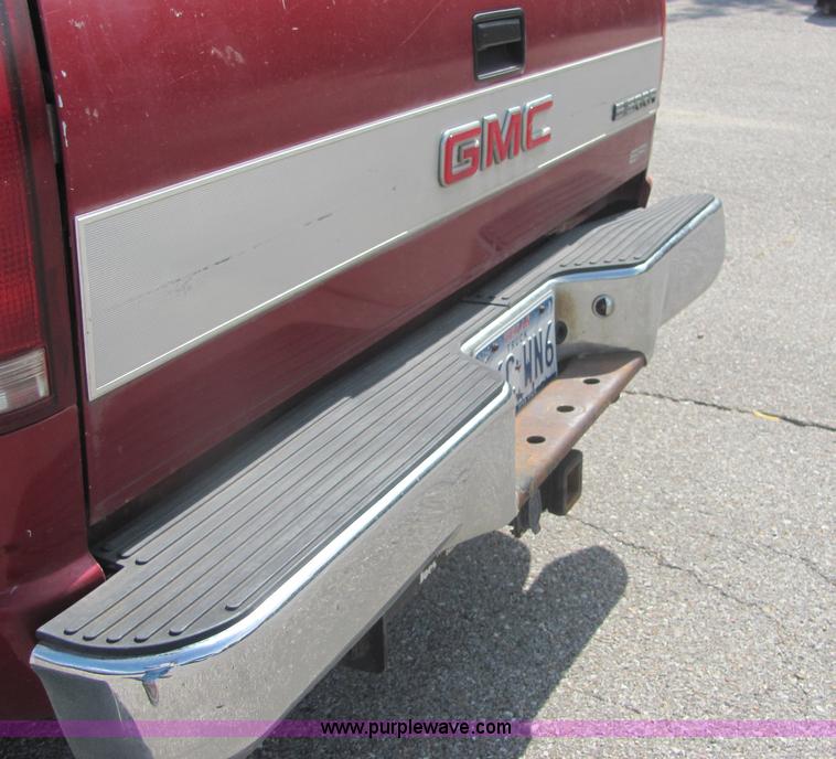 image for item 4633 1991 GMC Sierra C1500 pickup truck