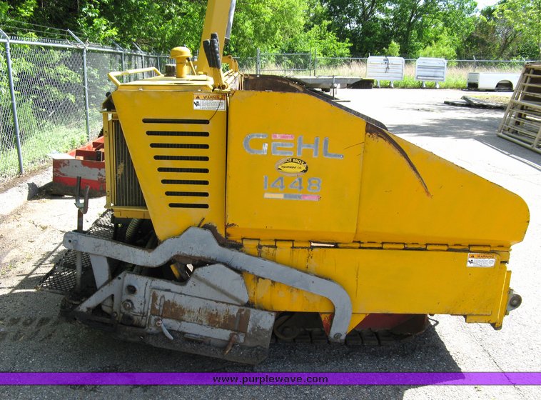 image for item 5005 Gehl 1448 asphalt paver