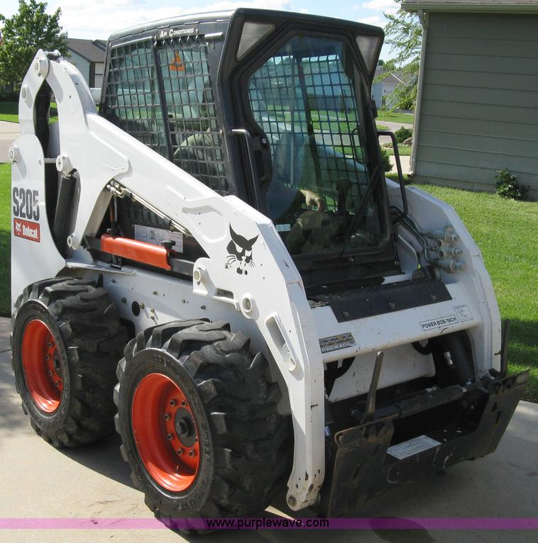 image for item 5019 2007 Bobcat S205 skid steer