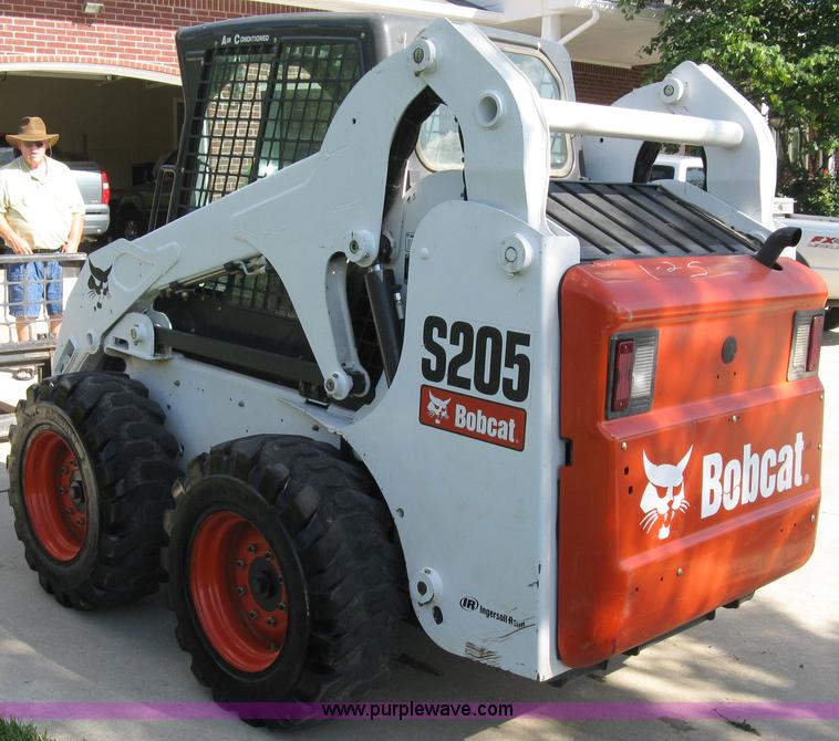 image for item 5019 2007 Bobcat S205 skid steer