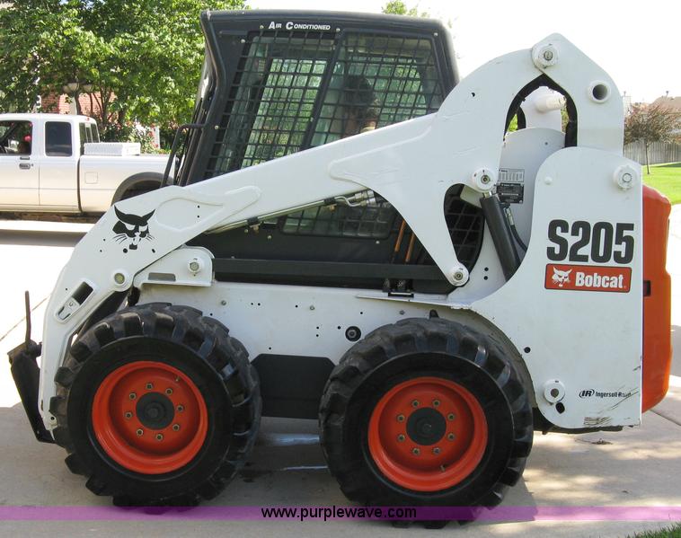 image for item 5019 2007 Bobcat S205 skid steer
