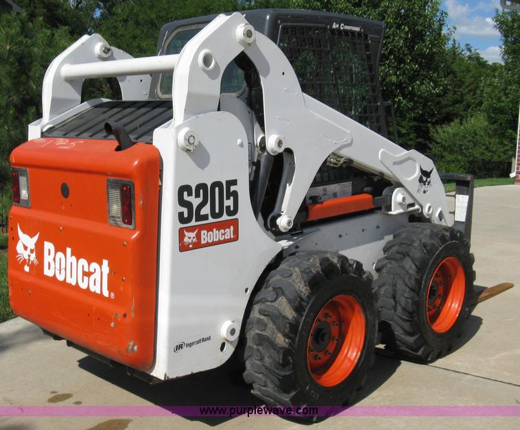 image for item 5019 2007 Bobcat S205 skid steer