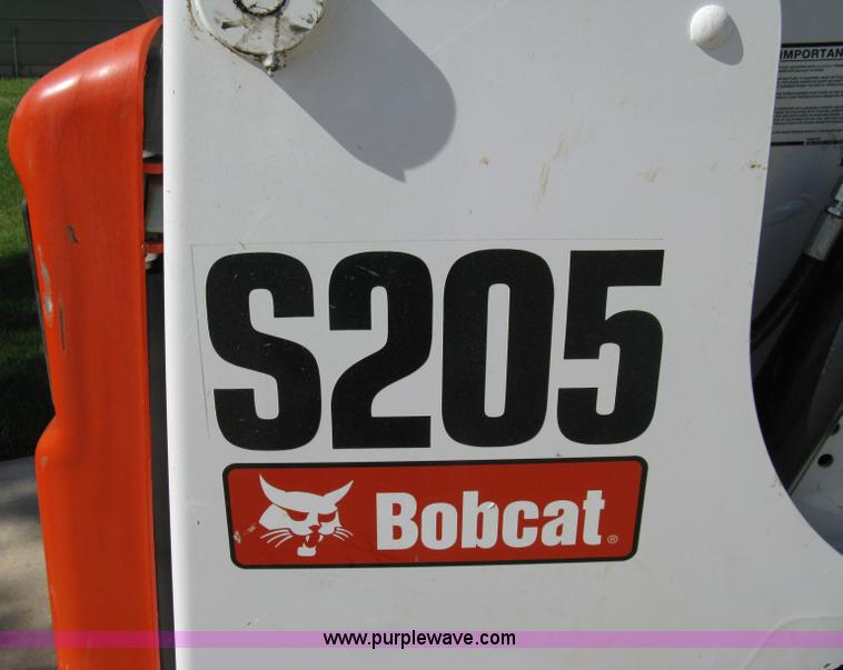 image for item 5019 2007 Bobcat S205 skid steer
