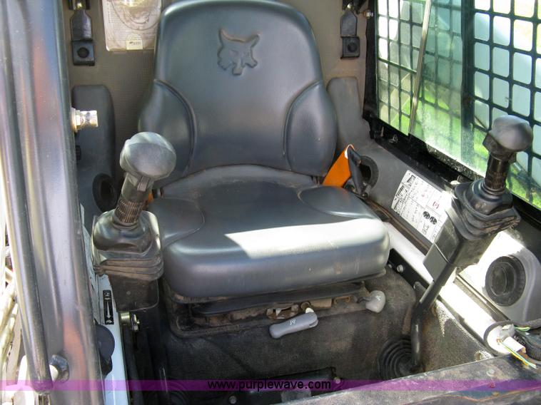 image for item 5019 2007 Bobcat S205 skid steer