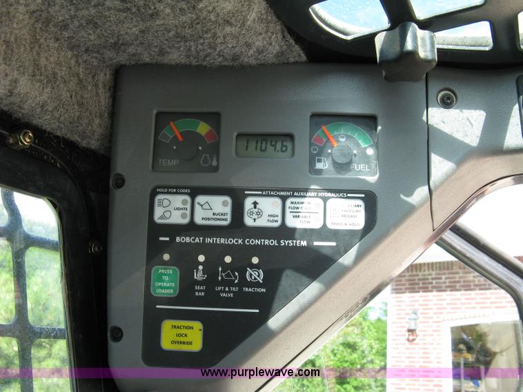 image for item 5019 2007 Bobcat S205 skid steer