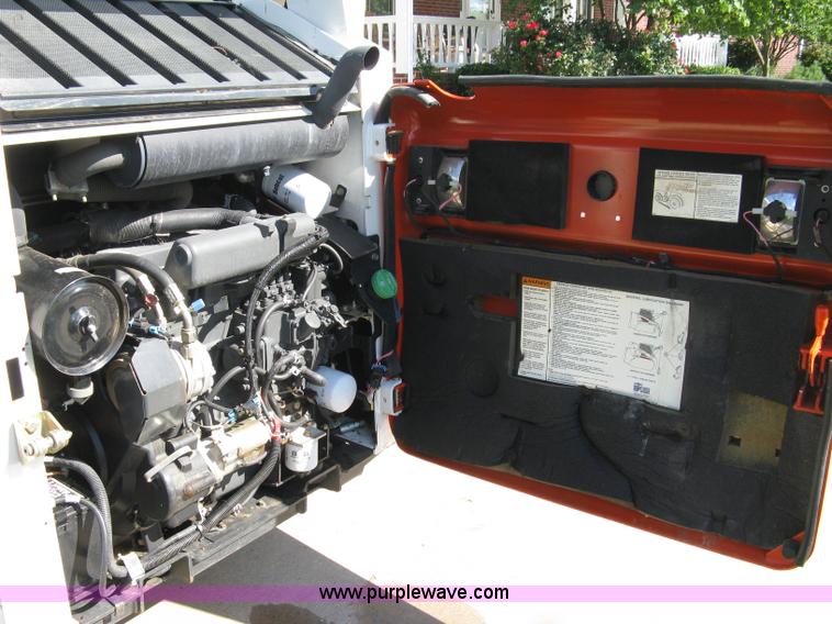 image for item 5019 2007 Bobcat S205 skid steer