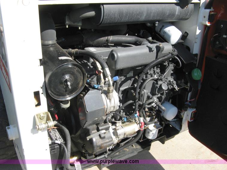 image for item 5019 2007 Bobcat S205 skid steer