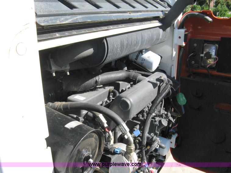 image for item 5019 2007 Bobcat S205 skid steer
