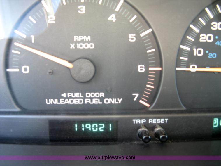 image for item 5029 1999 Plymouth Grand Voyager SE mini van