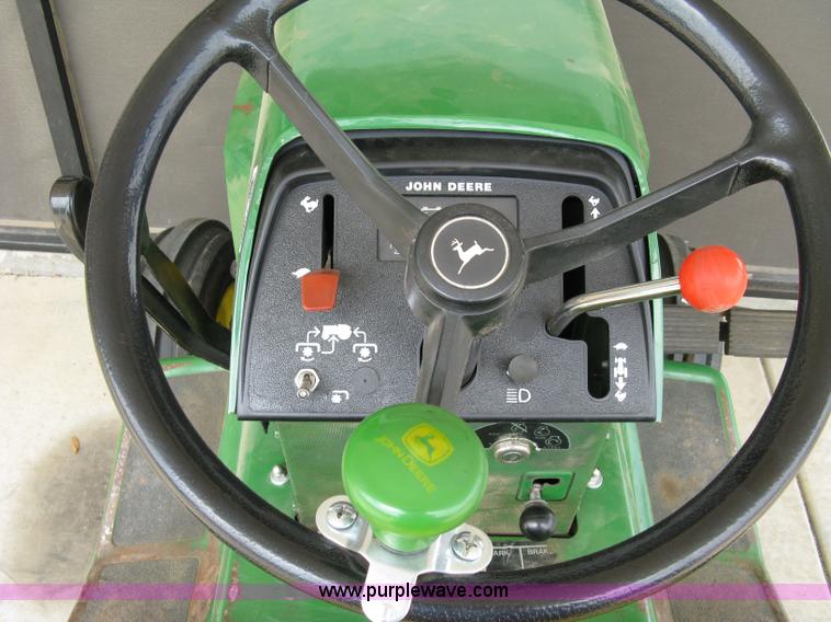 image for item 5031 John Deere 332 lawn tractor