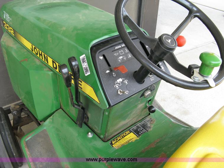 image for item 5031 John Deere 332 lawn tractor