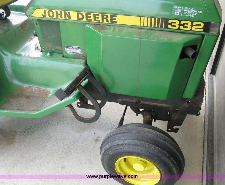image for item 5031 John Deere 332 lawn tractor