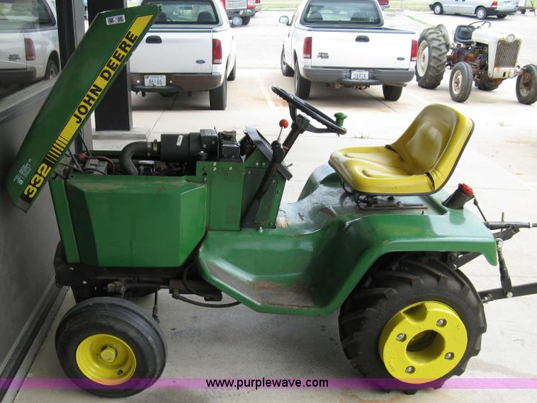 image for item 5031 John Deere 332 lawn tractor