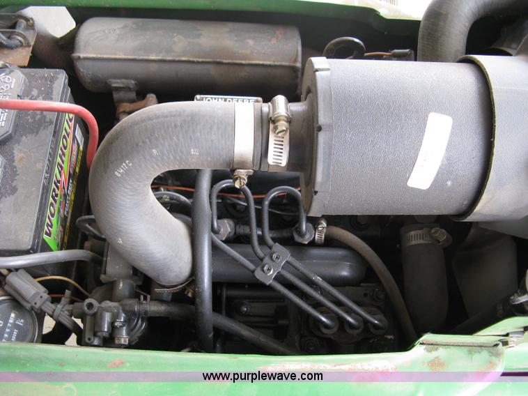 image for item 5031 John Deere 332 lawn tractor