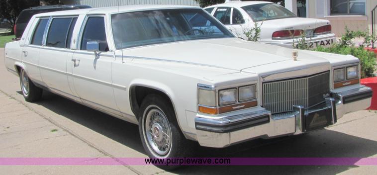 image for item 6192 1989 Cadillac Concorde-52 limosine