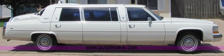 image for item 6192 1989 Cadillac Concorde-52 limosine