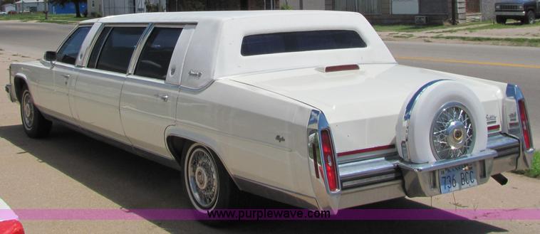 image for item 6192 1989 Cadillac Concorde-52 limosine