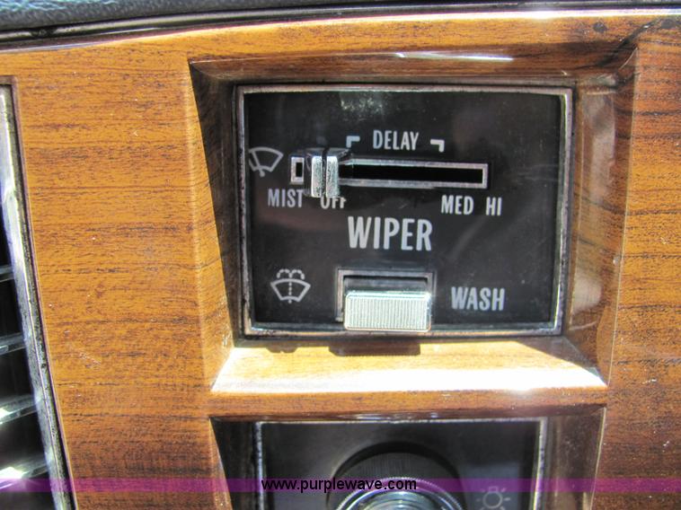 image for item 6192 1989 Cadillac Concorde-52 limosine