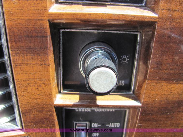 image for item 6192 1989 Cadillac Concorde-52 limosine