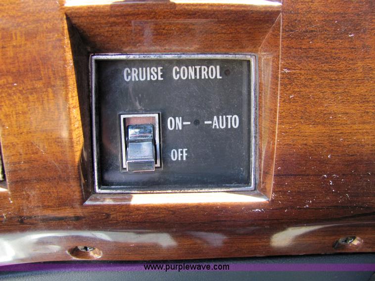 image for item 6192 1989 Cadillac Concorde-52 limosine