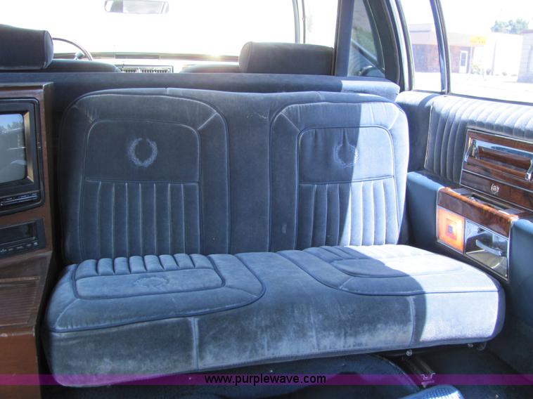 image for item 6192 1989 Cadillac Concorde-52 limosine