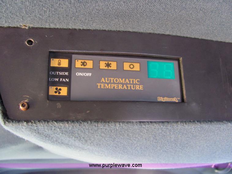 image for item 6192 1989 Cadillac Concorde-52 limosine