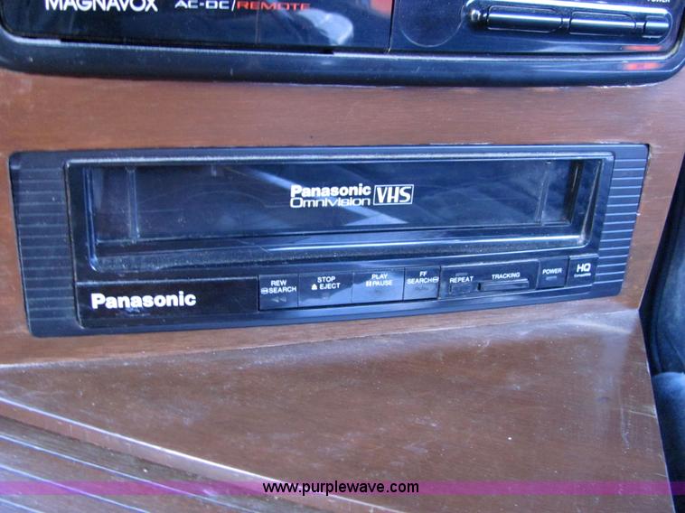 image for item 6192 1989 Cadillac Concorde-52 limosine