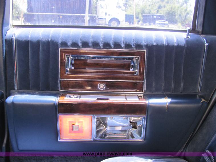 image for item 6192 1989 Cadillac Concorde-52 limosine