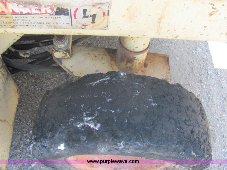 image for item 6435 Commander JLG GM-20N scissor lift