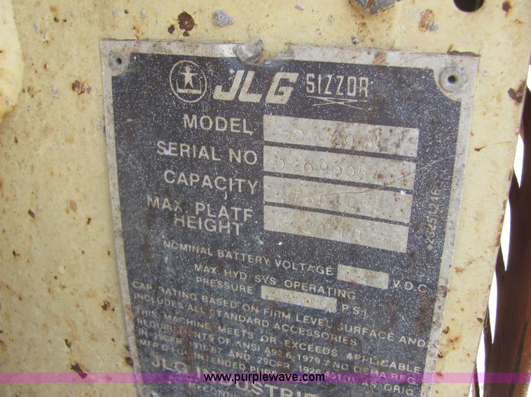 image for item 6435 Commander JLG GM-20N scissor lift