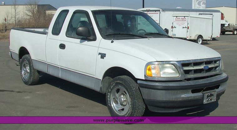 image for item 6633 1997 Ford F150 XL Limited extended cab pickup