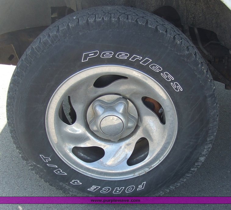 image for item 6633 1997 Ford F150 XL Limited extended cab pickup