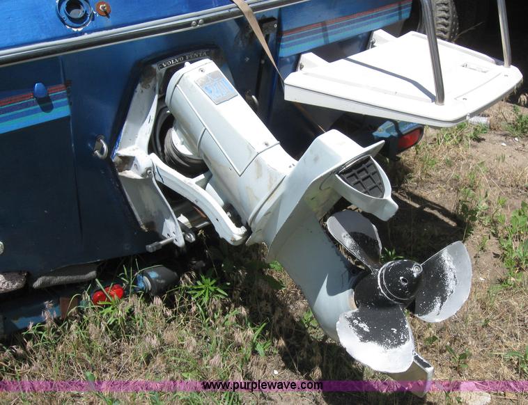 image for item 6814 Bayliner Capri 15' boat with trailer