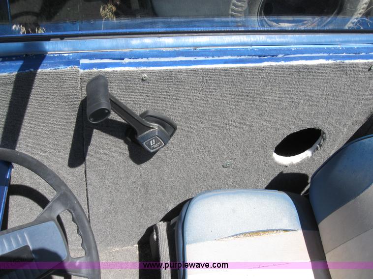 image for item 6814 Bayliner Capri 15' boat with trailer