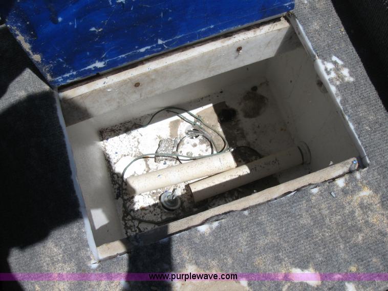 image for item 6814 Bayliner Capri 15' boat with trailer