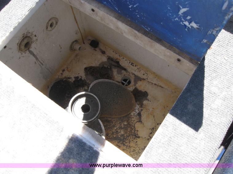 image for item 6814 Bayliner Capri 15' boat with trailer