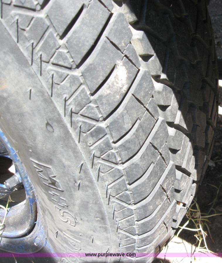 image for item 6814 Bayliner Capri 15' boat with trailer