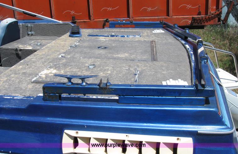 image for item 6814 Bayliner Capri 15' boat with trailer