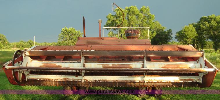 image for item 1000 Hesston 500 14' self-propelled swather