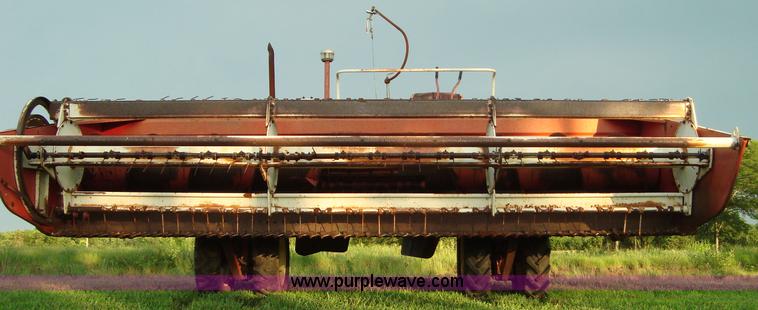 image for item 1000 Hesston 500 14' self-propelled swather