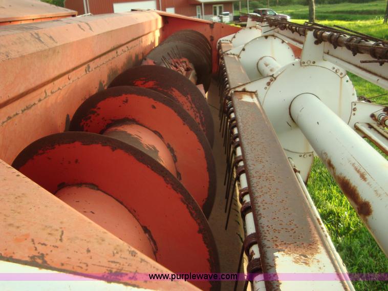 image for item 1000 Hesston 500 14' self-propelled swather