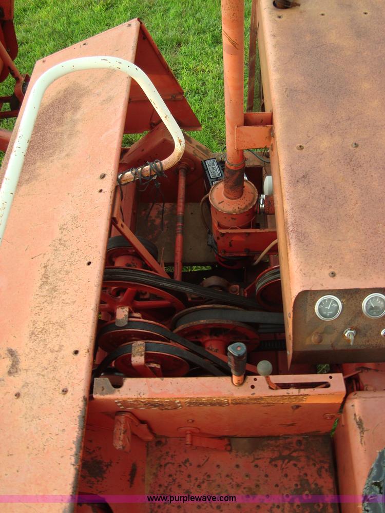 image for item 1000 Hesston 500 14' self-propelled swather