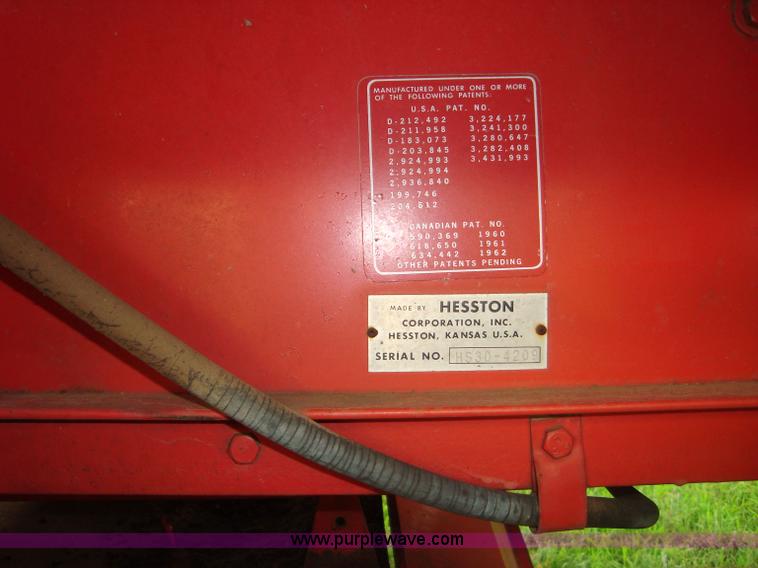 image for item 1000 Hesston 500 14' self-propelled swather