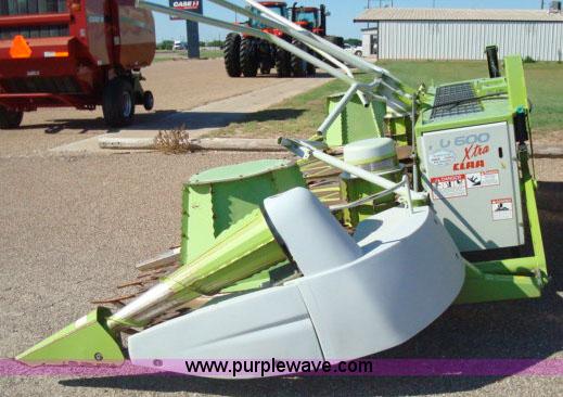 image for item 1001 Claas RU600 eight row forage head