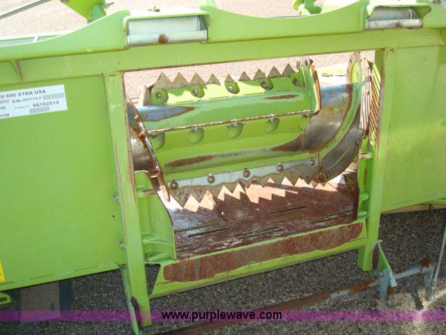 image for item 1001 Claas RU600 eight row forage head
